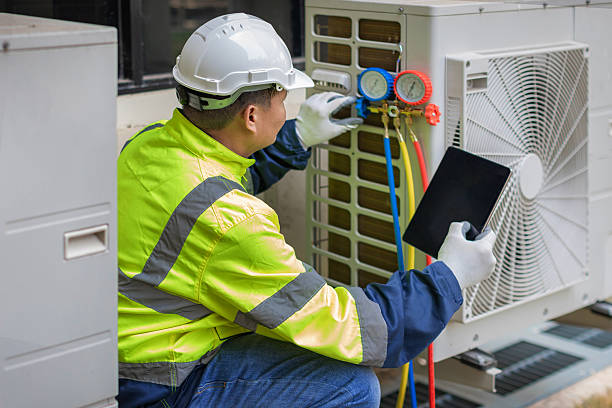 Professional Heat Pump Repair technician working in Pomona Park, FL